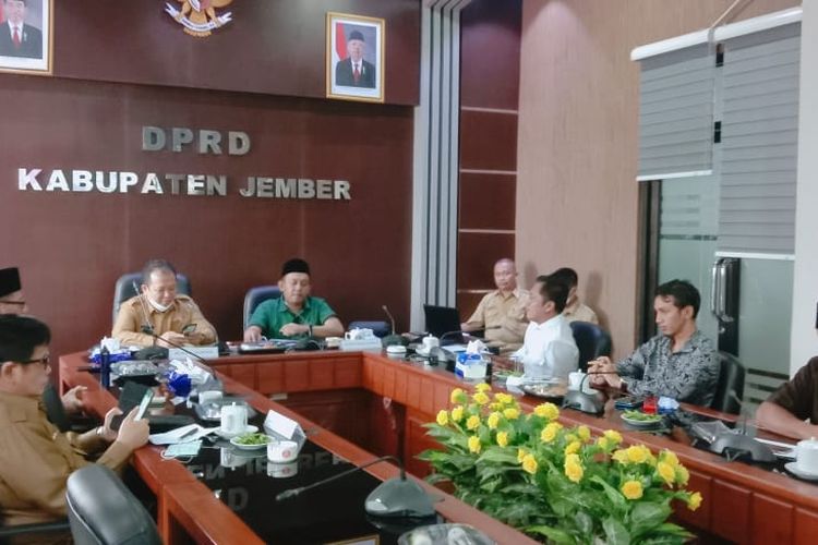 Gaji Honorer Bnn - Akui Pns Dan Pppk Nasib 11 Ribu Honorer ...