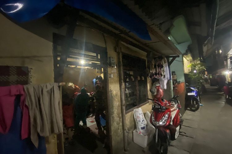 Rumah korban percobaan bunuh diri AH (54) yang berloksi di RT 06/RW 015, Kelurahan Tanjung Priok, Kecamatan Tanjung Priok, Jakarta Utara.