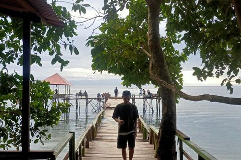 Daya Tarik dan Harga Tiket Masuk Pantai Moki di Maluku Tengah