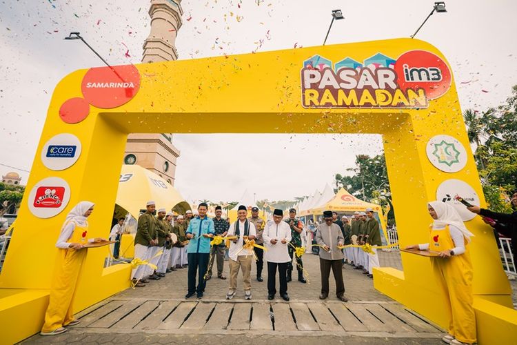 Pasar Ramadan IM3 diselenggarakan di sejumlah kota, mulai dari Medan, Pekanbaru, Jakarta, Tangerang, Samarinda, Makassar, Solo, Bandung, Surabaya, hingga Lombok. sejak Minggu (10/3/2024) hingga Selasa (9/4/2024).
