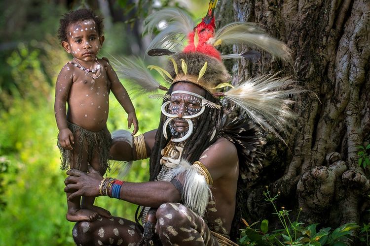 Suku Dani di Wamena, Papua DOK. Shutterstock/Ronaldy Irfak