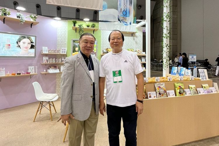 Produsen makanan ringan dari pabrik di Kawasan Industri Sentul, Jawa Barat, PT Maxindo Karya Anugerah Tbk meluncurkan tiga produk baru di pameran Japan Drustore Show 2023 (JCDS) pada 18 Agustus 2023?20 Agustus 2023.