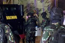 Polisi Angkut 1 Boks Kontainer Usai Geledah Rumah Sambo