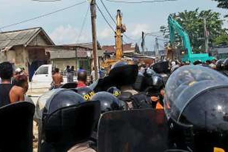 penggusuran di Tanjung Uma,  Batam, Kepulauan Riau, Selasa (17/1)