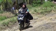 Menembus Jalan Terjal Perbatasan Luwu, Guru Honorer Silfa Kadjengka Cemaskan Nasibnya