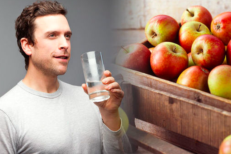 Ilustrasi minum cuka apel bisa bantu atasi disfungsi ereksi