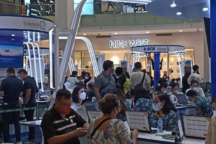 Suasana Singapore Airlines-BCA Travel Fair di Atrium Mal Gandaria City, Jakarta Selatan, pada Sabtu (27/8/2022).