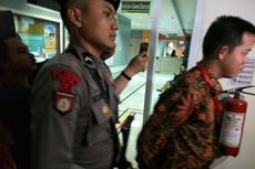 Pegawai KPK ke Ruangan Novanto Dikawal Brimob Bersenjata Laras Panjang