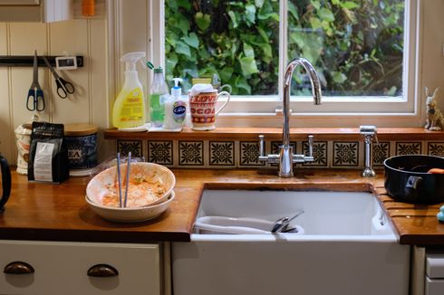 Tak Perlu Boros Sabun, Ini Cara Membersihkan Perkakas Dapur dari Minyak