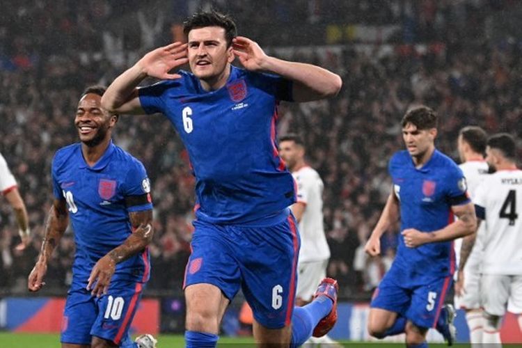 Bek timnas Inggris Harry Maguire berselebrasi usai membobol gawang Albania pada laga lanjutan Grup I Kualifikasi Piala Dunia 2022 Zona Eropa, Sabtu (13/11/2021) dini hari WIB.