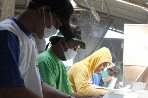 Pengusaha Terapkan 50 Persen Karyawan Bekerja Secara Bergilir