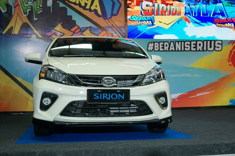 Peluncuran Daihatsu Ayla dan Sirion terbaru, Kamis (19/3/2020) dilakukan melalui live streaming akibat penyebaran virus Corona. Pembaruan di kedua model terbilang minim namun diharapkan dapat memacu pasar LCGC dan Hatchback yang melambat akibat kondisi ekonomi dan global. Foto : ADM