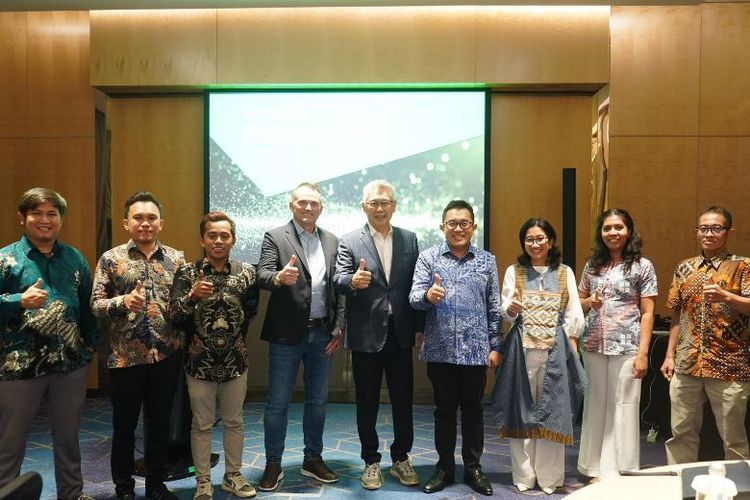 Axia dipercaya Boon Edam sebagai distributor resminya di Indonesia karena telah berpengalaman di bidangnya.