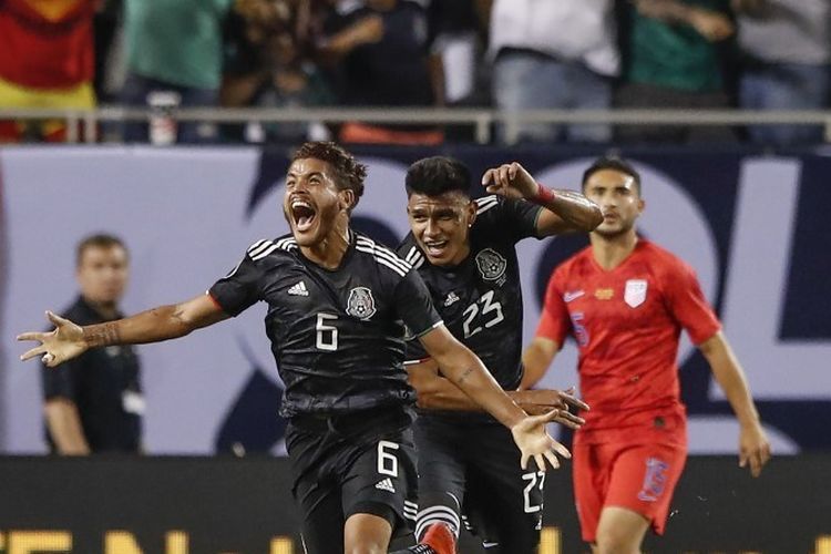 Jonathan Dos Santos merayakan golnya pada pertandingan Meksiko vs Amerika Serikat dalam final Piala Emas di Soldier Field, Chicago, 7 Juli 2019. 