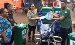 Pemkab Flotim Tingkatkan Pengelolaan Sampah dengan Bantuan dari Kementerian LHK