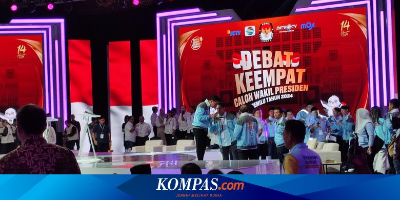 Jelang Tanya Jawab Bebas, Gibran Tak Turun Panggung, Sibuk Diskusi Bareng Timses