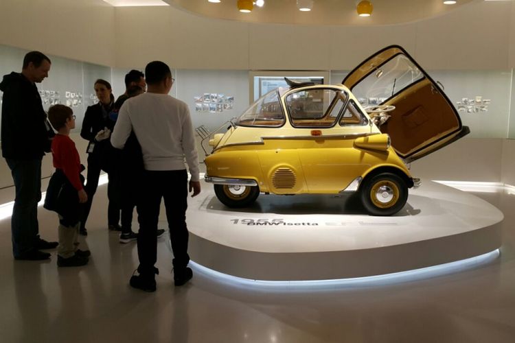 BMW Isetta di dalam Museum BMW yang menjadi magnet pengunjung
