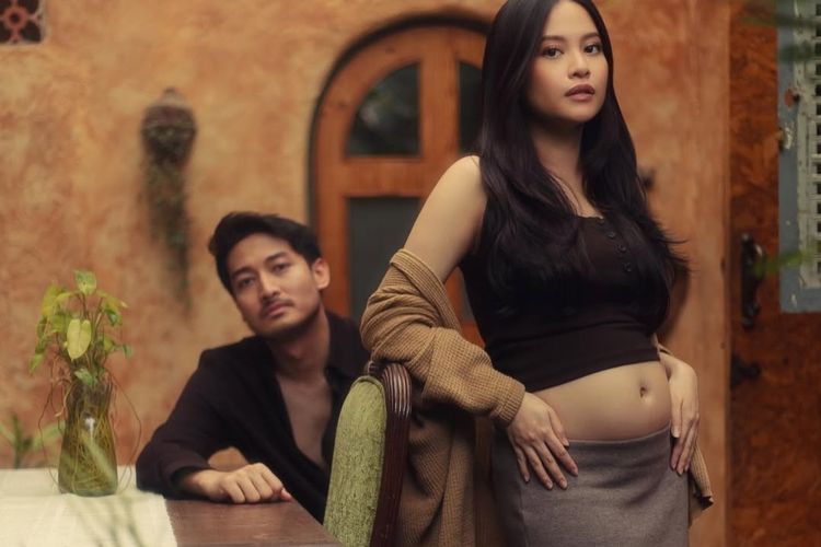 Hanggini dan Lutfhi Aulia mengumumkan kabar kehamilan anak pertama mereka.