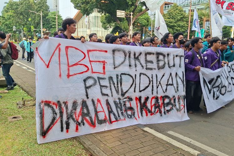 BEM SI Demo Hardiknas di Jakpus, Tuntut Kesejahteraan Guru Honorer hingga RUU Sisdiknas