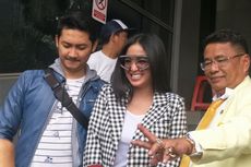 Dewi Perssik Tak Masalah jika Keponakannya Dipenjara