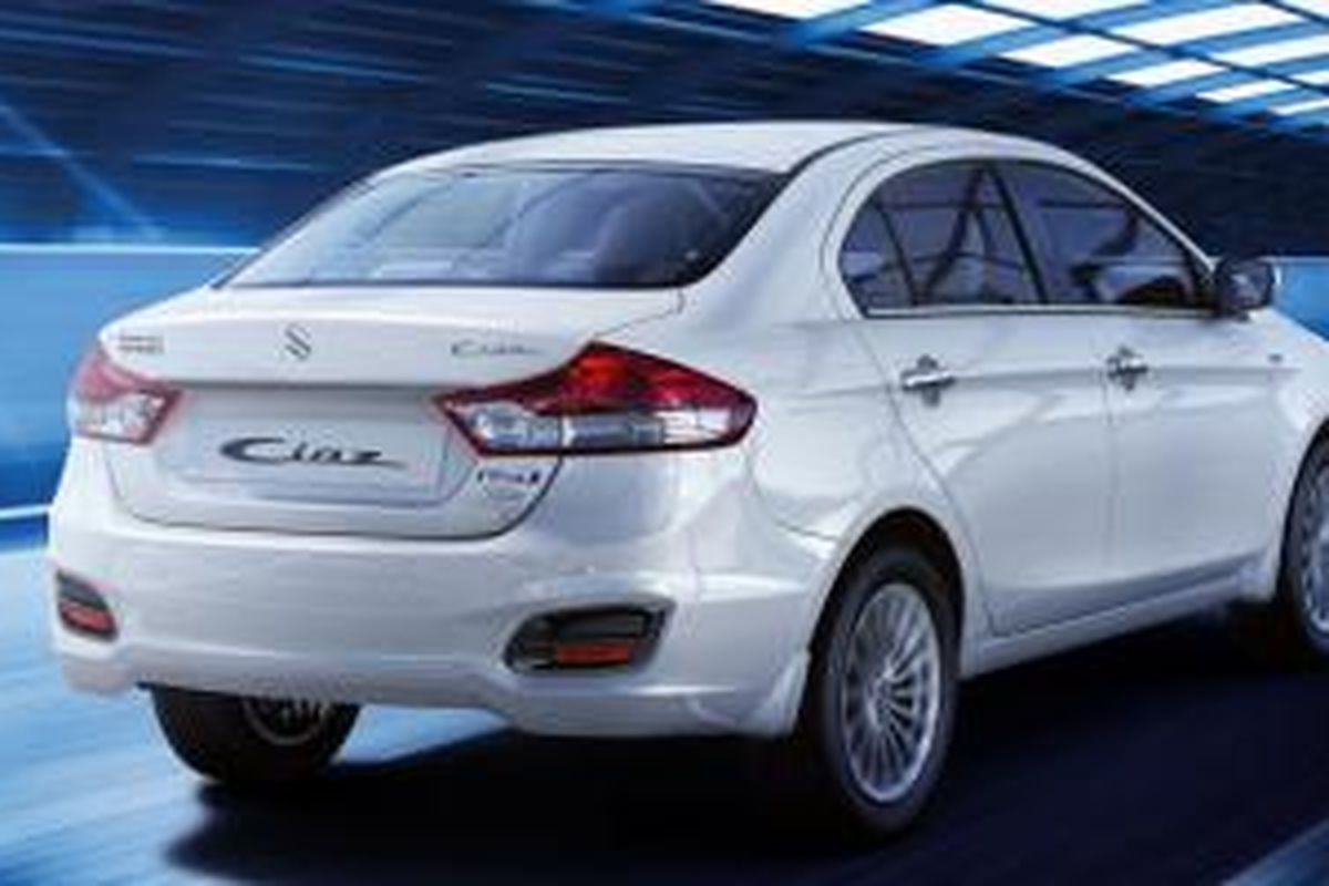 Suzuki Ciaz bermesin SHVS (Smart Hybrid Vehicle by Suzuki) diluncurkan di India.