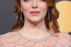 Emma Stone Tanggapi Anggapan Film Poor Things Seksis dan Eksploitatif