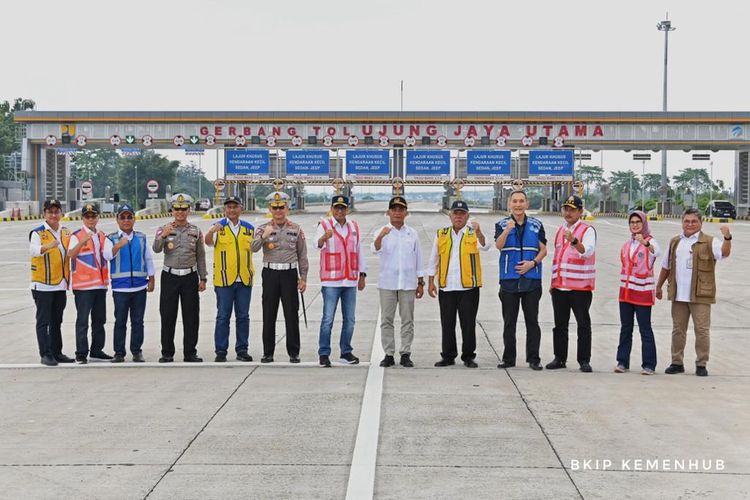 Jalan Tol Cileunyi?Sumedang?Dawuan atau disingkat Jalan To; Cisumdawu) seksi 4,5 dan 6 dari Cimalaka sampai ke Dawuan, akan beroperasi fungsional pada masa mudik Lebaran 2023.