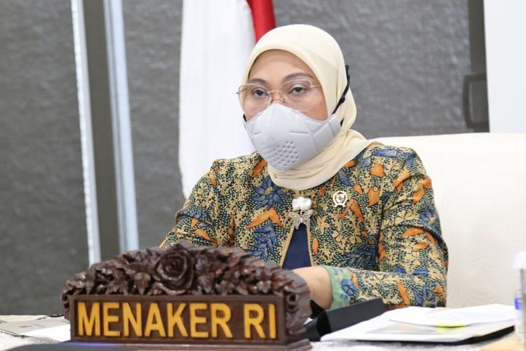 Menaker Ida Fauziah saat memberikan arahan dalam Rapat Kordinasi Teknis PPKM darurat