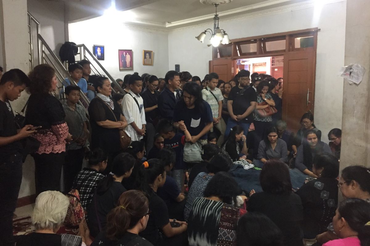 Suasana rumah duka Christiano, korban tenggelam di Duren Sawit, Jakarta Timur, Sabtu (26/10/2019).