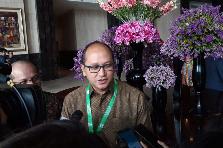 Ketua Kamar Dagang Indonesia (Kadin) Rosan Perkasa Roeslani ketika memberikan penjelasan kepada awak media di Jakarta, Selasa (23/10/2018).