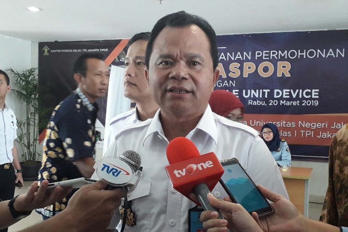 Direktur Jenderal Imigrasi Kementerian Hukum dan HAM memberi keterangan kepada wartawan di Kampus Universitas Negeri Jakarta (UNJ), Rabu (20/3/2019).