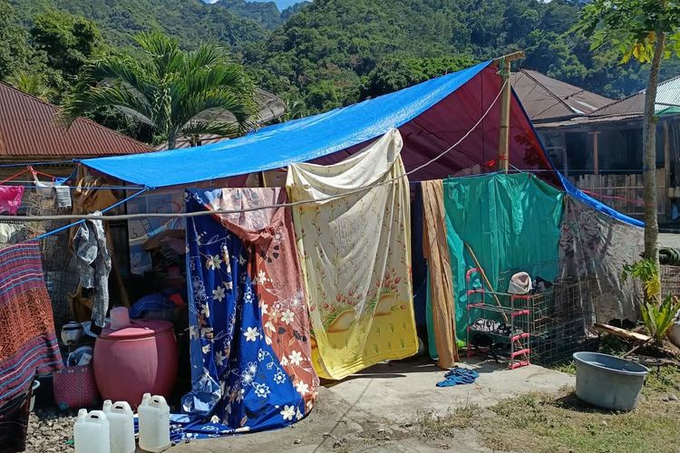 Kisah Pilu Korban Gempa di Nagekeo: Tak Kebagian Tenda, Hanya Dapat Bantuan 2 Kg Beras