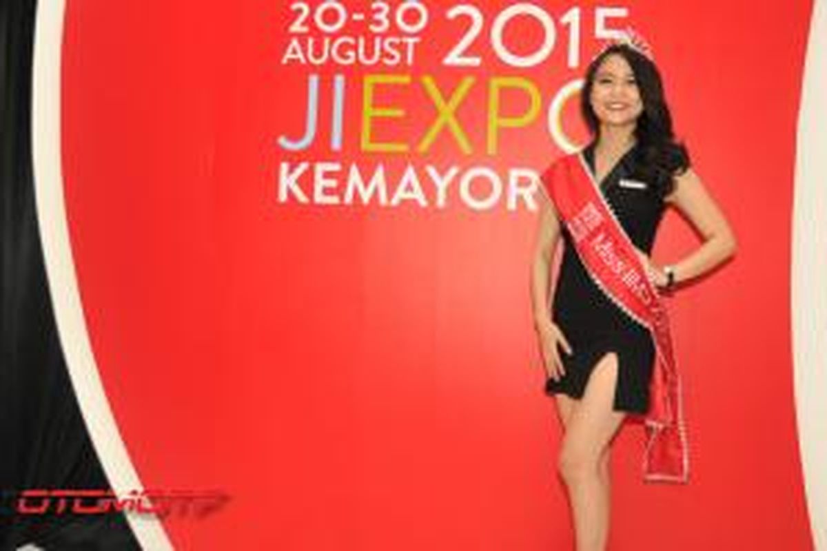 Windi Adysty didaulat sebagai Miss IIMS 2015.