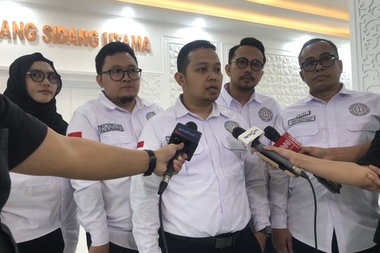 Direktur Sengketa Proses Timnas Pemenangan Amin, Zaid Mushar di kantor KPU RI, Jakarta, Senin (15/1/2024). 