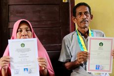 Kisah Seorang Ayah di Aceh Hadiri Wisuda Gantikan Putrinya yang Meninggal