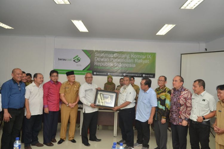 Staf Ahli Menteri Ketenagakerjaan Irianto Simbolon mendampingi anggkota Komisi IX DPR RI saat kunjungan kerja ke Berau, Kalimantan Timur, Jumat (3/8/2018)