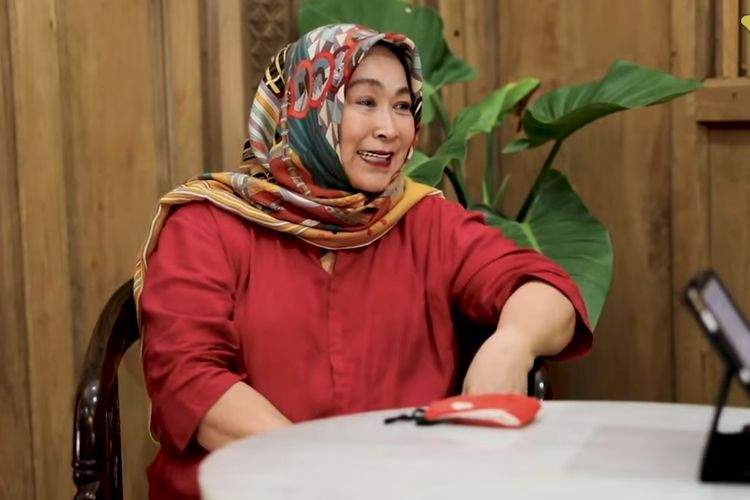 Jenny Rachman saat menjadi bintang tamu di kanal YouTube Rano Karno.