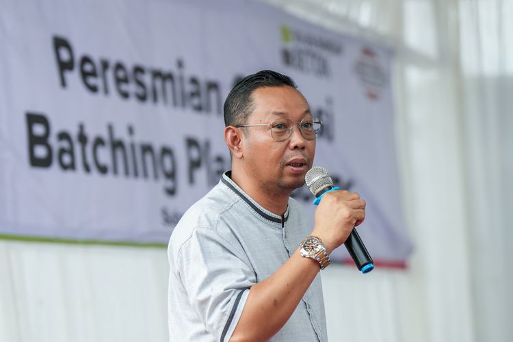 Direktur Solusi Bangen Beton Giri Prabowo saat peresmian batching plant di Subang, Jawa Barat, Jumat (22/3/2024).