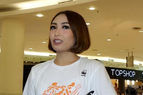 Ayu Dewi: Sibuk Sih, tapi Enggak Merasa Capek