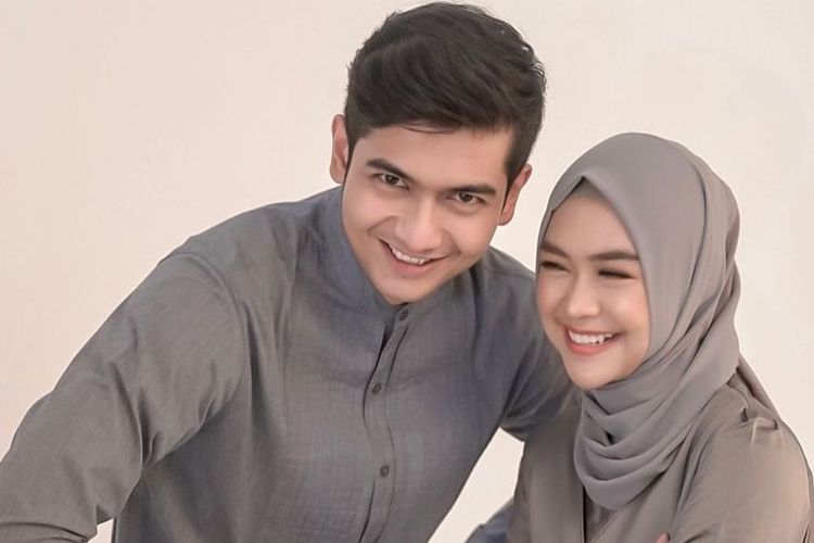 Pasangan artis Teuku Ryan dan Ria Ricis.