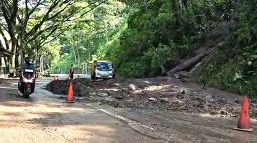Longsor Tutup Jalur Ponorogo–Pacitan, Lalu Lintas Buka Tutup
