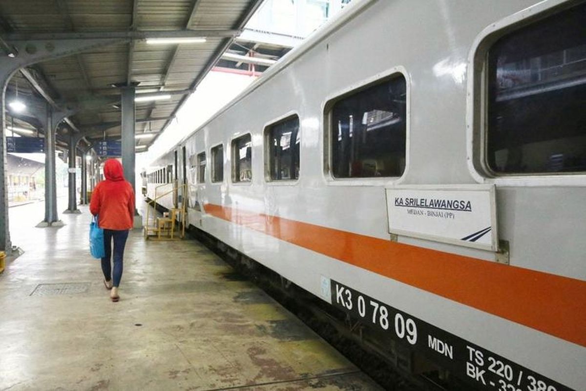 PT KAI mengeluarkan syarat terbaru perjalanan naik KKJJ dan kereta api lokal yang dimulai pada Senin (12/6/2023).