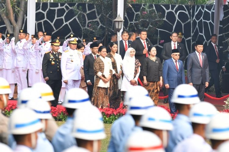 Presiden Joko Widodo beserta jajarannya pada upacara peringatan Hari Kesaktian Pancasila di Monumen Pancasila Sakti, Lubang Buaya, Jakarta Timur, Minggu (1/10/2023).