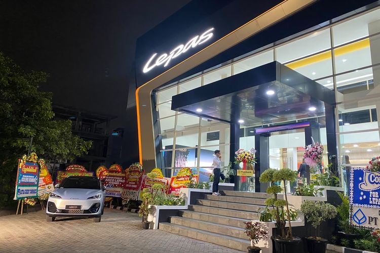 Lepas Buka Dealer Baru di Fatmawati, Hadirkan Layanan 3S