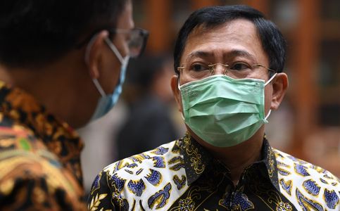 Indonesia's Former Health Minister Insists on Developing Homegrown Covid-19 Vaccine