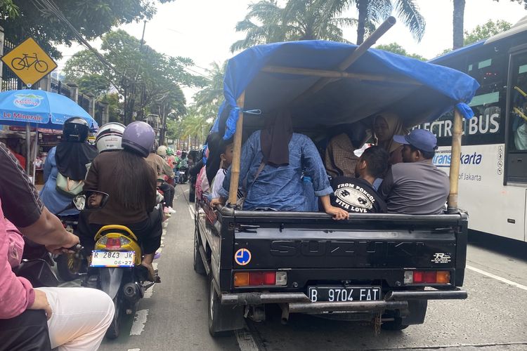 Lalu Lintas Arah Ragunan Padat Merayap pada Hari Pertama 2026