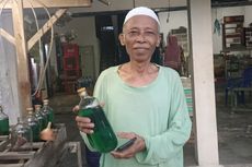 Cerita Haji Usman, Tak Menyadari Pembeli Bensin Ecerannya adalah Pebalap Lorenzo Baldassari: Kalau Tahu, Saya Rangkul untuk Foto