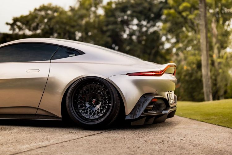 Aston Martin Vantage