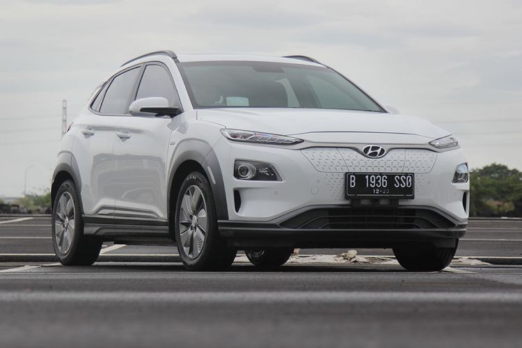 Patwal Jawa Barat menggunakan Hyundai Kona Electric