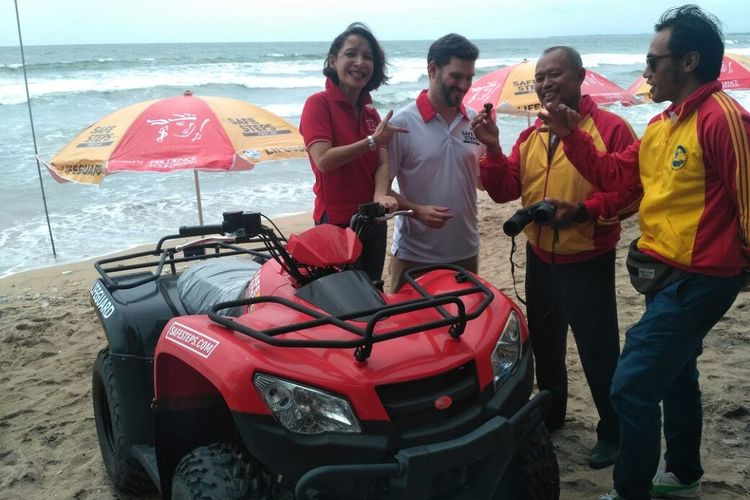 Balawisata Pantai Kuta mendapat bantuan peralatan tambahan dari Prudence Foundation, Kamis (24/1/2018).